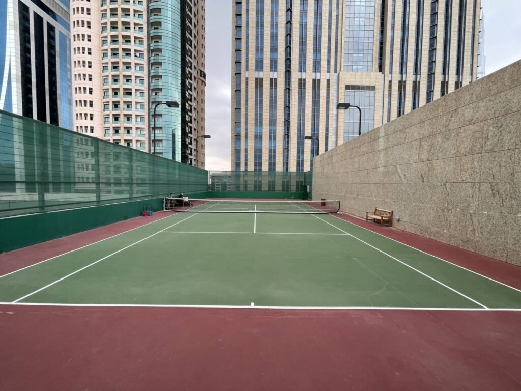 How many types of tennis courts are there